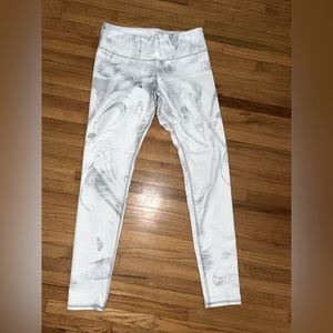 High-waisted Alo Yoga leggings